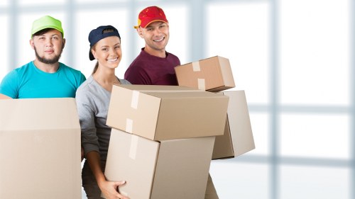 Local student house move with careful loading support
